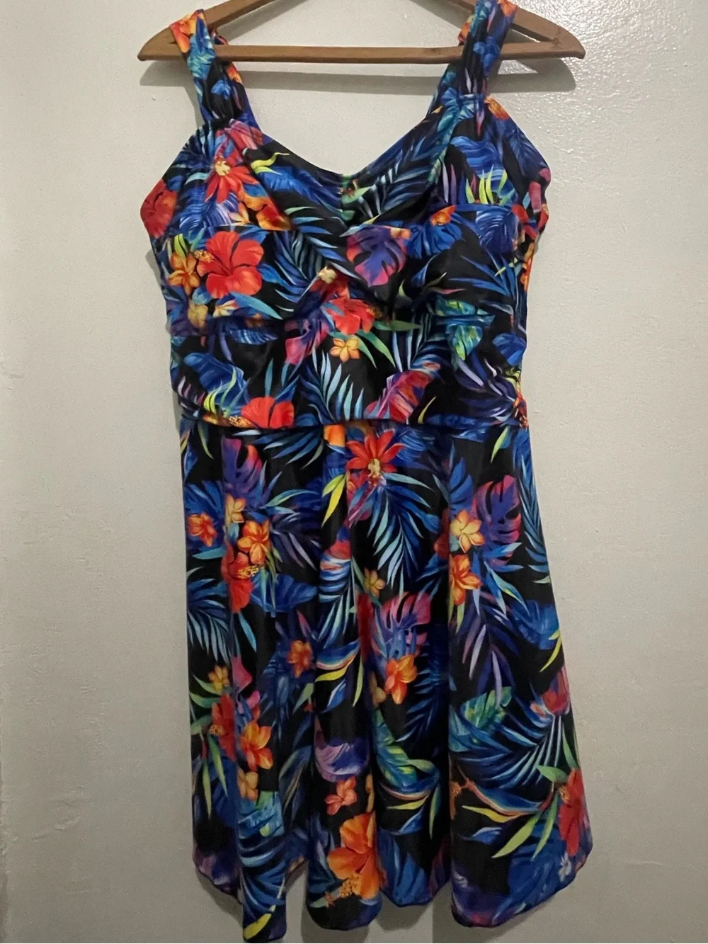 Aqua Eve Women’s Plus Sz 18W  2-pc  Swim Dress with Shorts Floral Print NWT